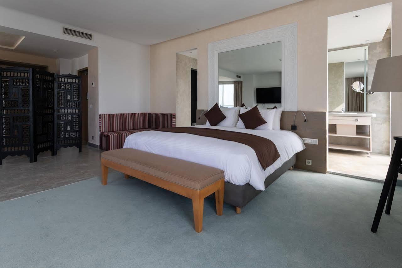 Mandarin Palace Hotel & Spa Tanger Exterior foto A bedroom at the hotel