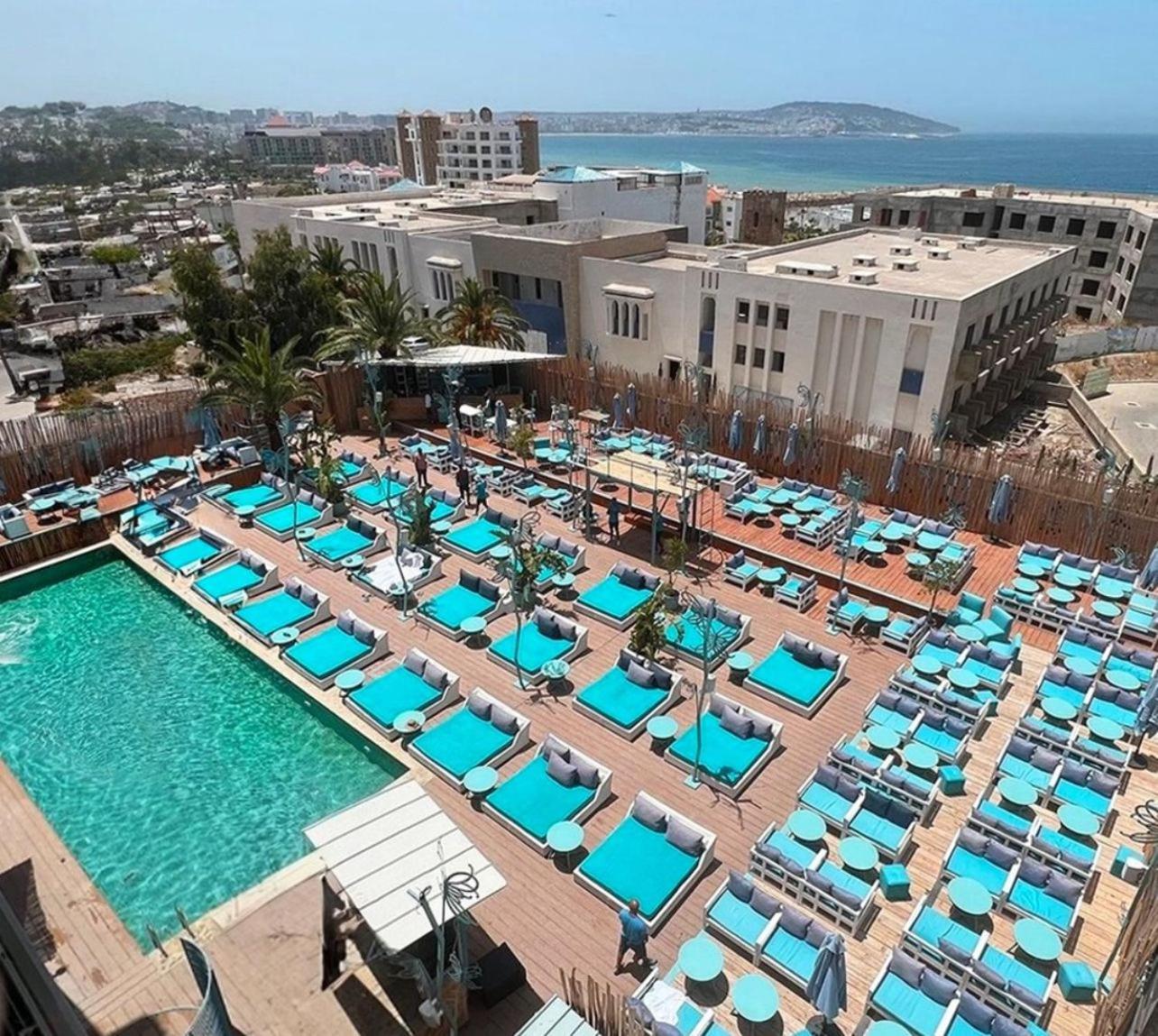 Mandarin Palace Hotel & Spa Tanger Exterior foto The pool at the W Hotel