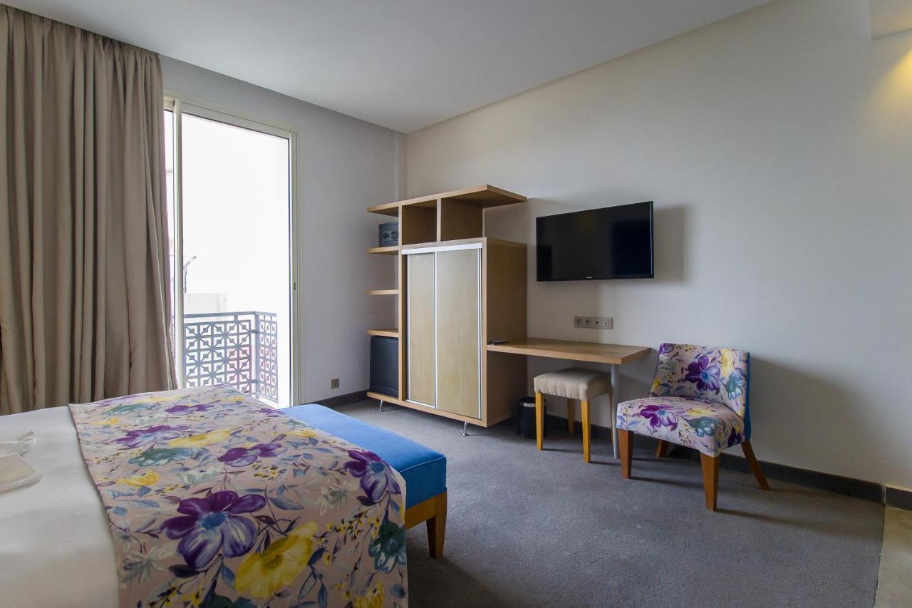 Mandarin Palace Hotel & Spa Tanger Exterior foto A room at the hotel